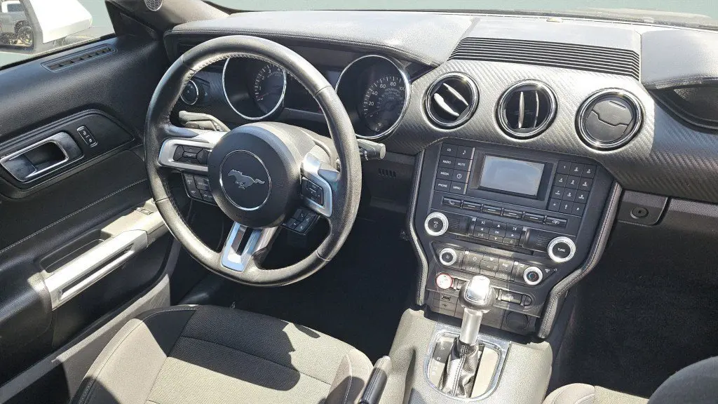 2017 Ford Mustang V6