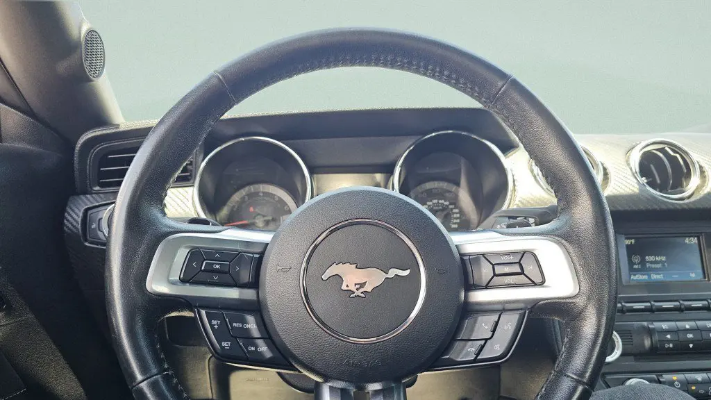 2017 Ford Mustang V6