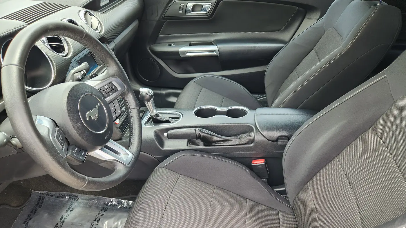 2017 Ford Mustang V6