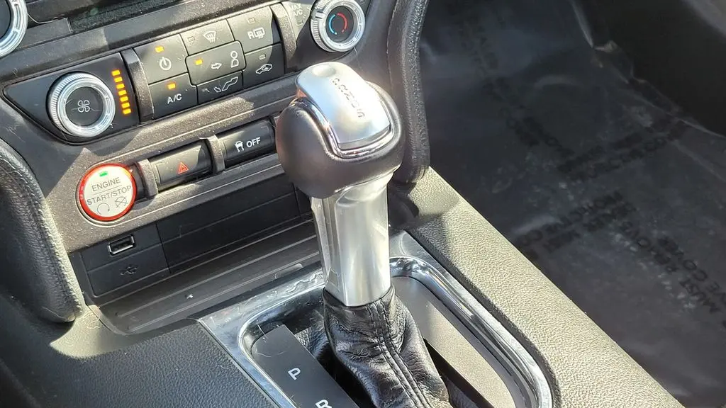 2016 Ford Mustang V6