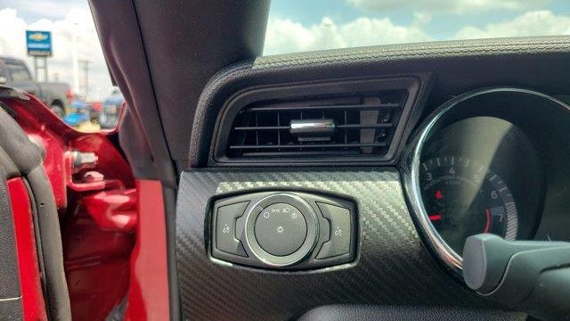 2017 Ford Mustang V6