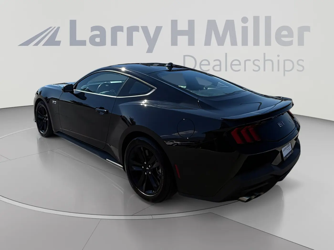 2024 Ford Mustang - $43,281