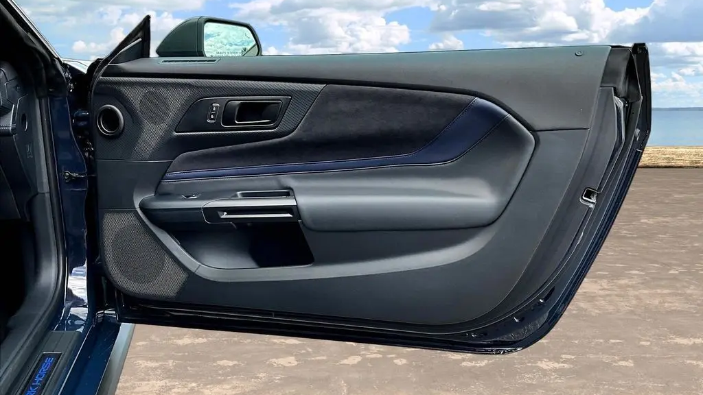 2025 Ford Mustang Dark Horse