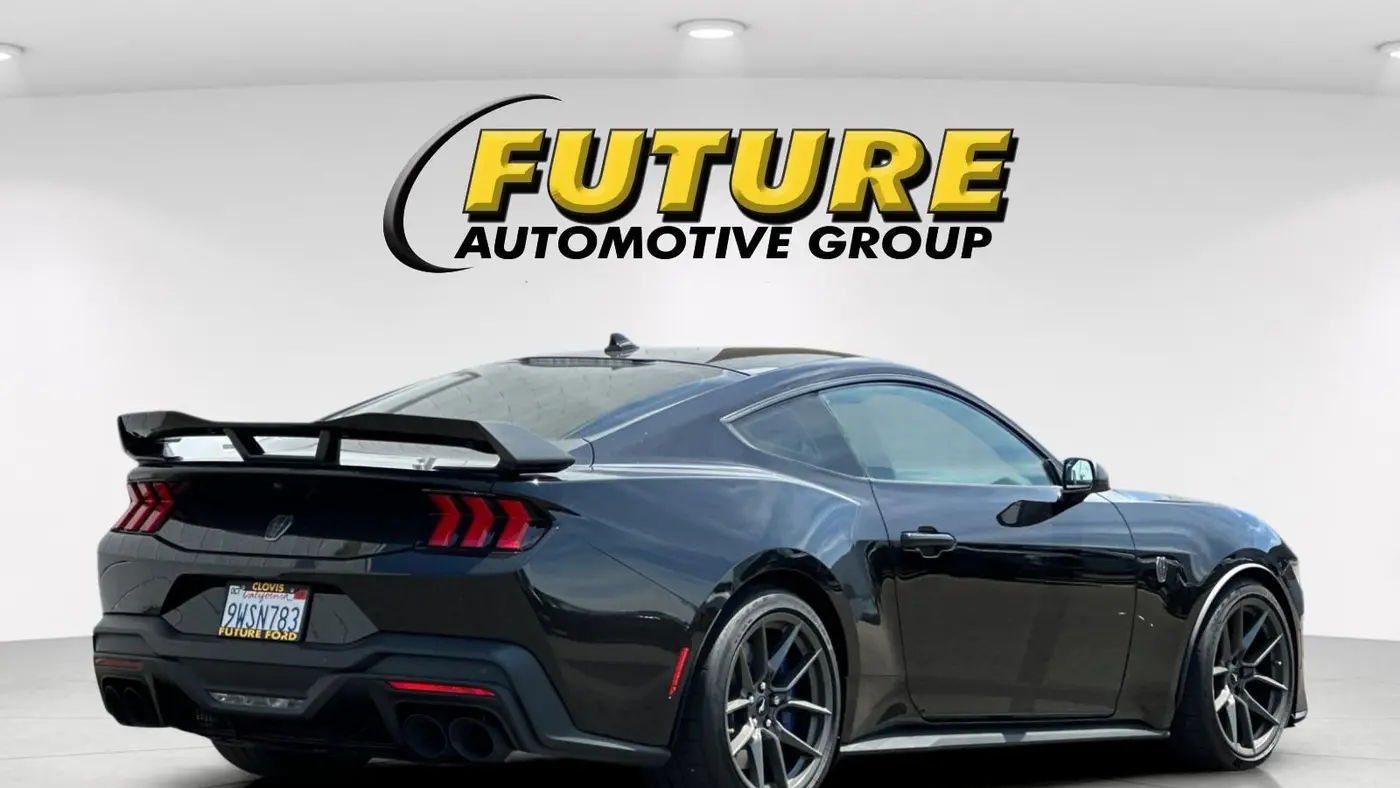 2025 Ford Mustang Dark Horse