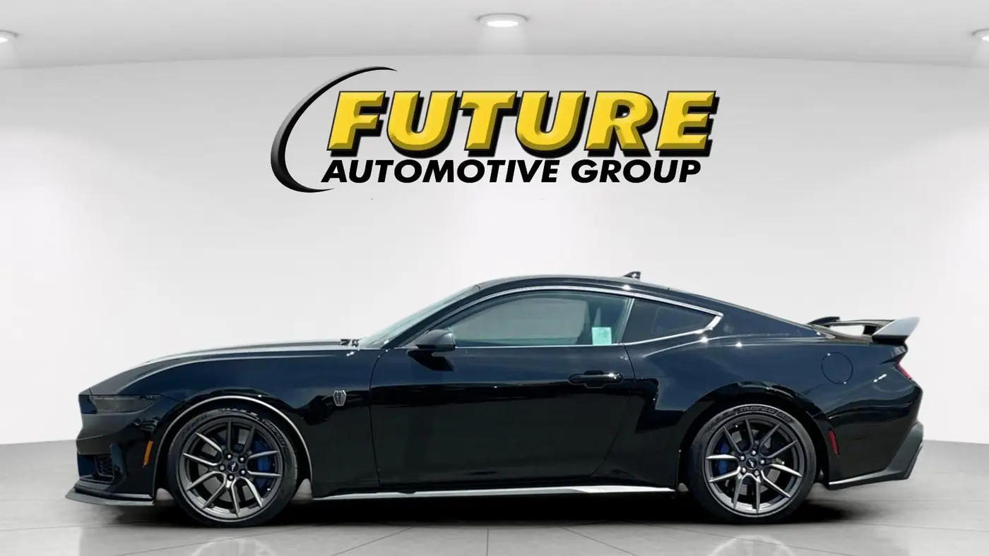 2025 Ford Mustang Dark Horse