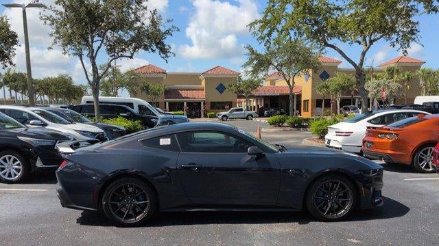 2025 Ford Mustang Dark Horse