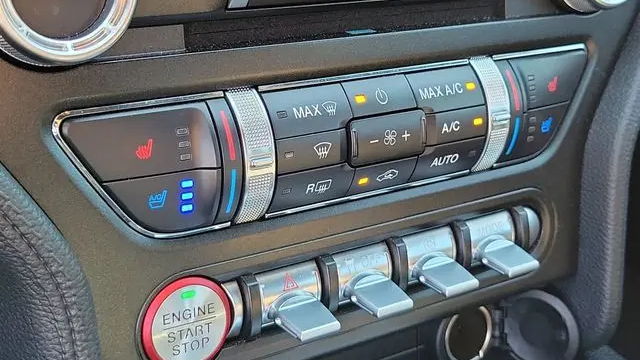 2022 Ford Mustang Mach 1