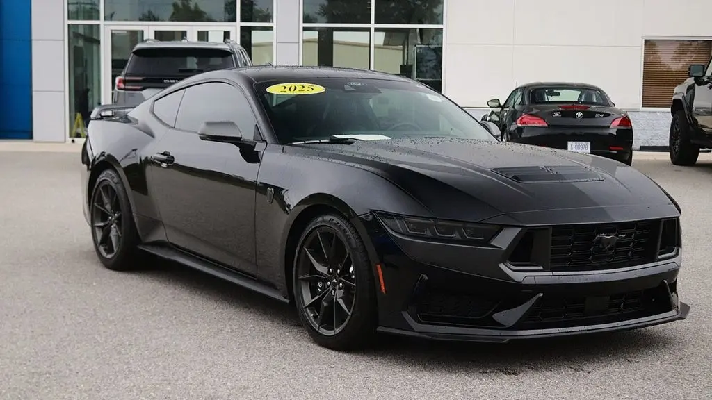 2025 Ford Mustang Dark Horse