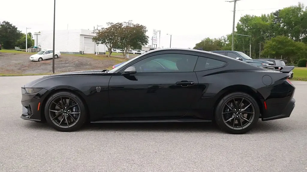 2025 Ford Mustang Dark Horse