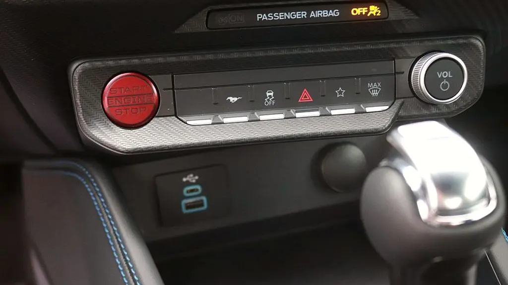 2025 Ford Mustang Dark Horse