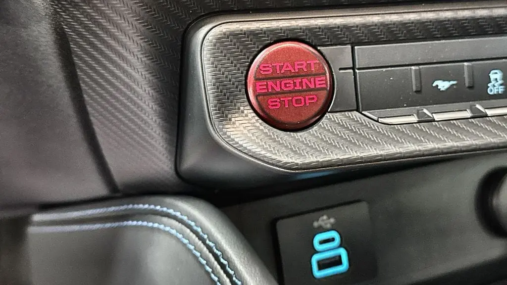 2025 Ford Mustang Dark Horse