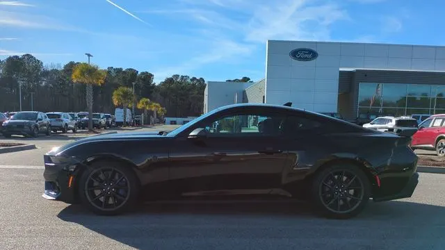 2025 Ford Mustang Dark Horse