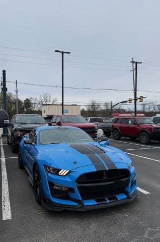 2022 Ford Mustang Shelby GT500 — photo 1 of 7