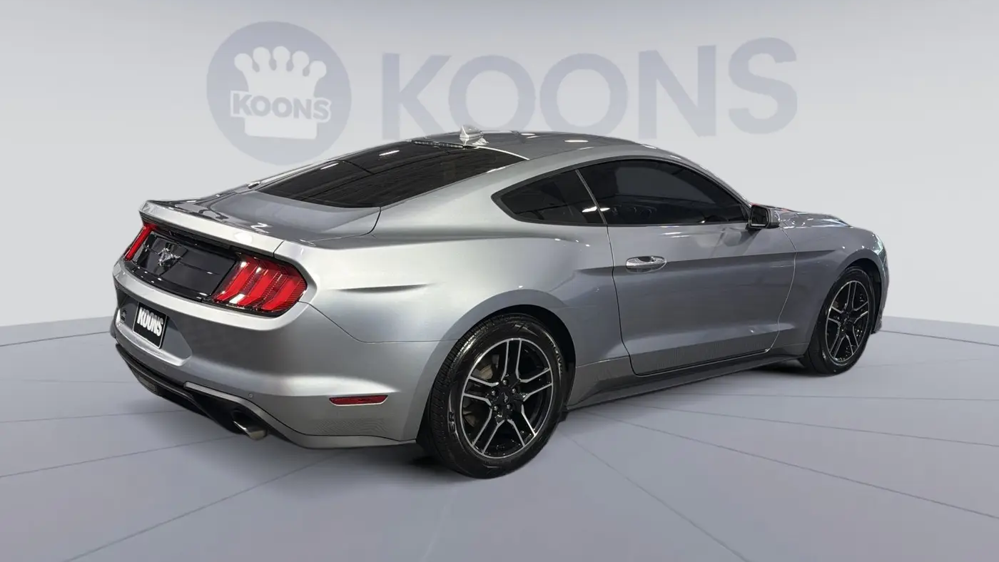 2022 Ford Mustang EcoBoost