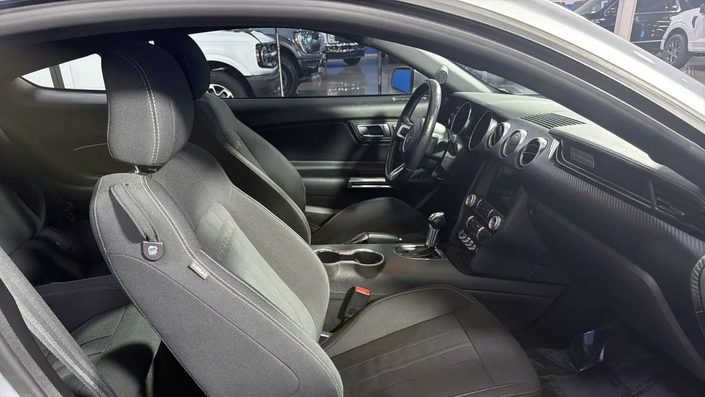 2022 Ford Mustang EcoBoost