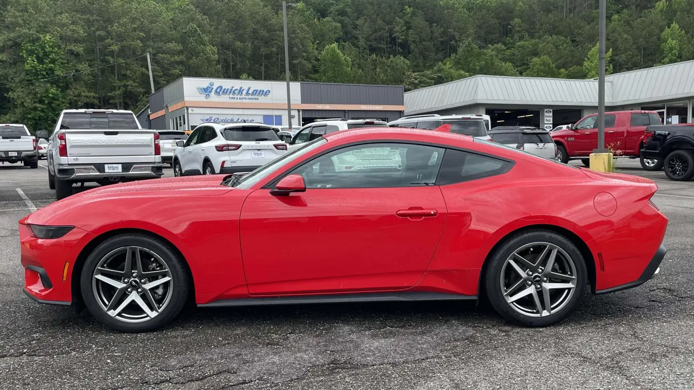 2025 Ford Mustang EcoBoost