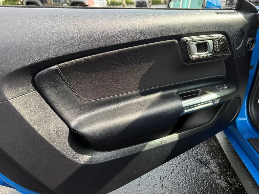 2019 Ford Mustang - $22,996