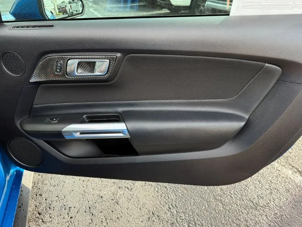 2019 Ford Mustang - $22,996