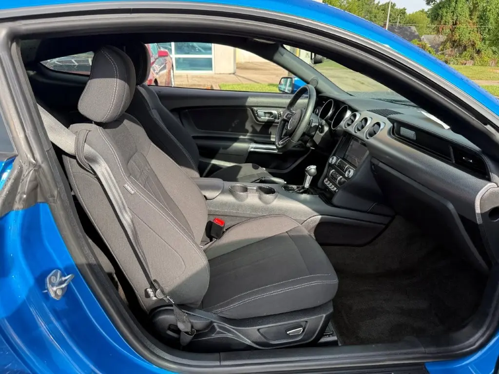 2019 Ford Mustang - $22,996