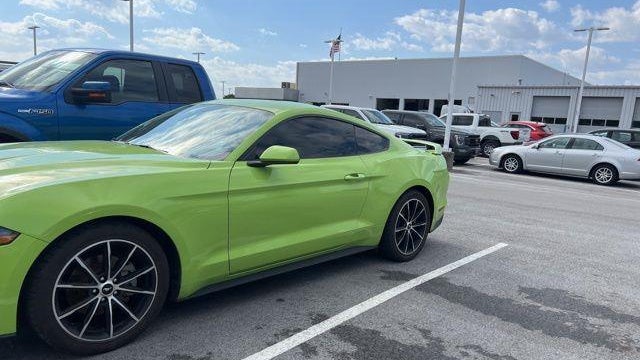 2020 Ford Mustang EcoBoost