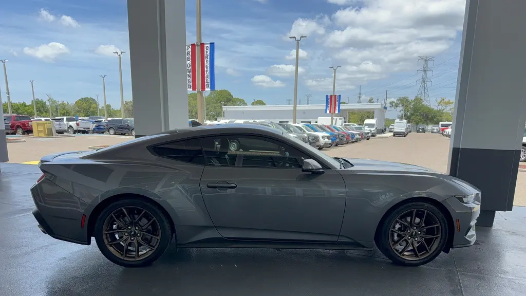 2024 Ford Mustang EcoBoost