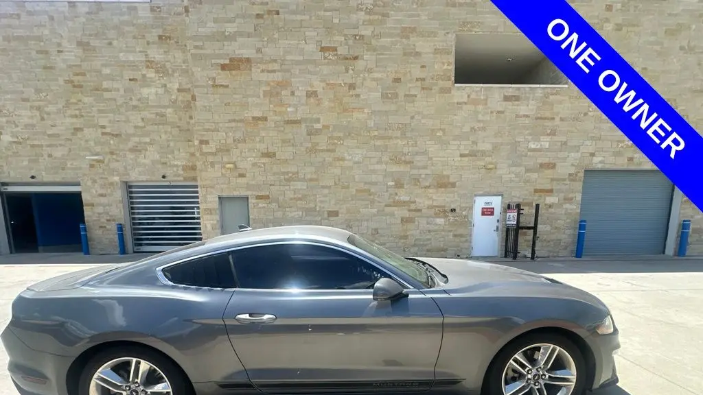 2021 Ford Mustang EcoBoost
