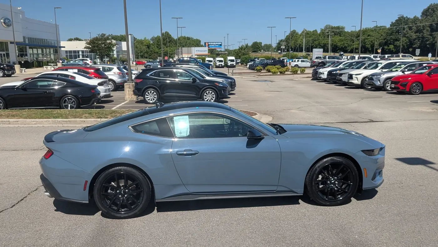 2025 Ford Mustang EcoBoost