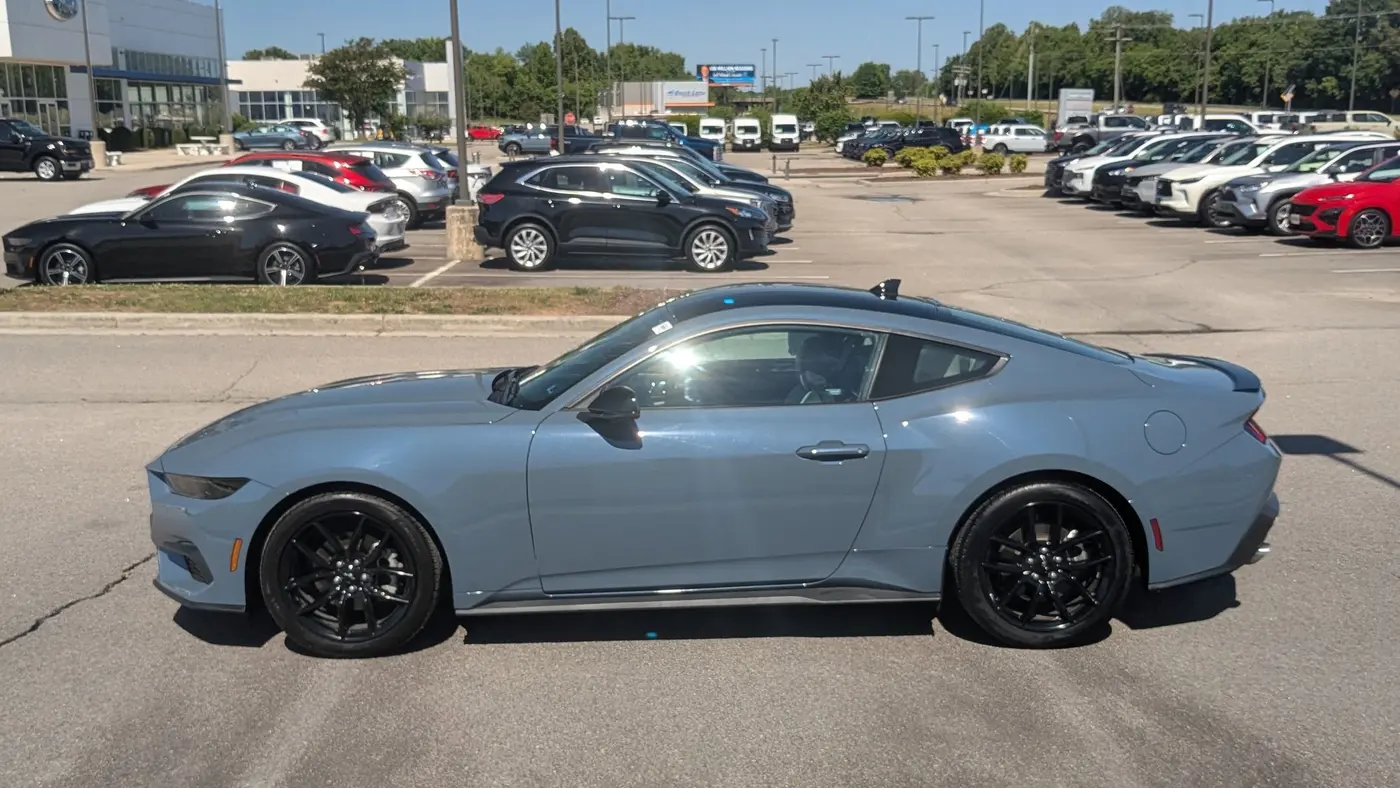 2025 Ford Mustang EcoBoost