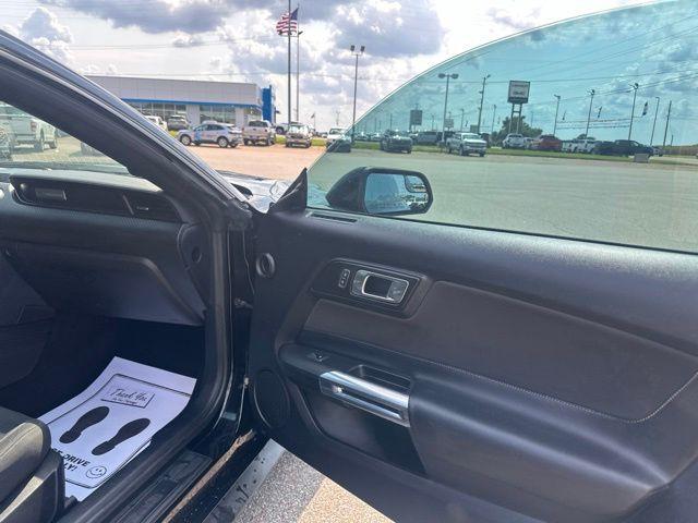 2019 Ford Mustang - $15,946