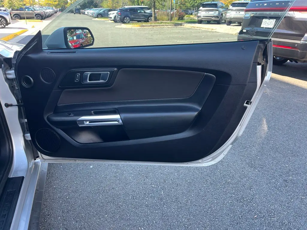 2019 Ford Mustang - $16,001