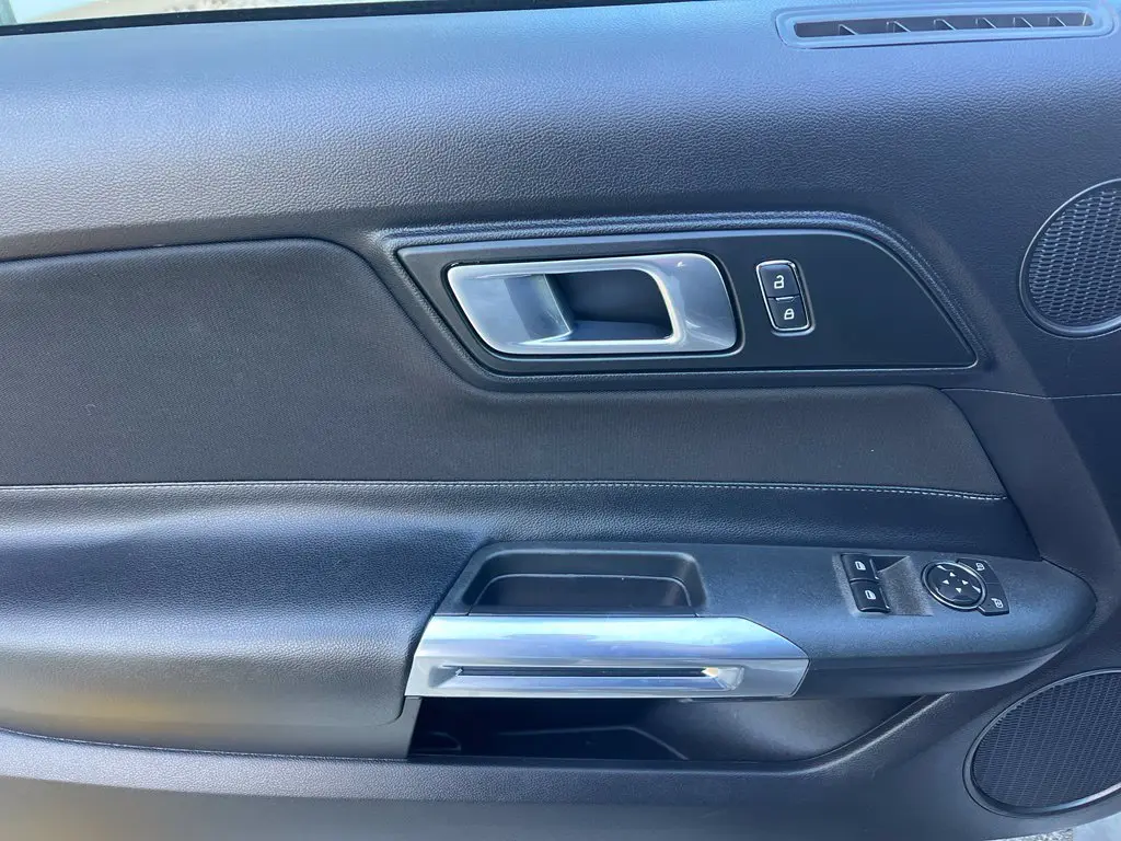 2019 Ford Mustang - $16,001