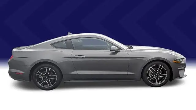 2022 Ford Mustang EcoBoost