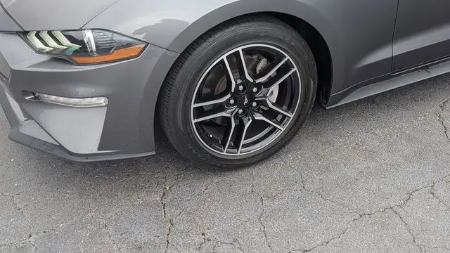 2022 Ford Mustang EcoBoost