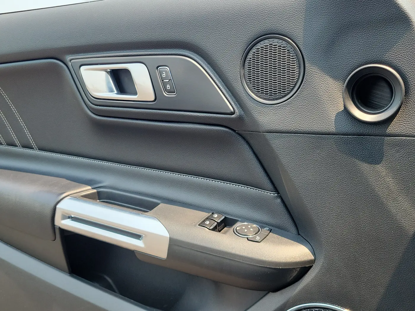 2023 Ford Mustang - $28,477