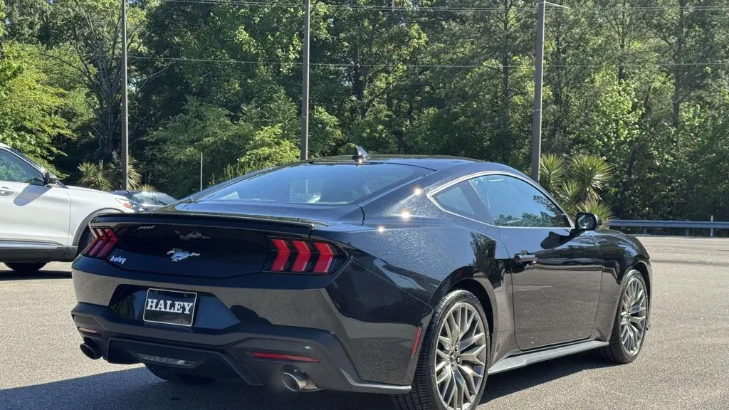 2024 Ford Mustang EcoBoost