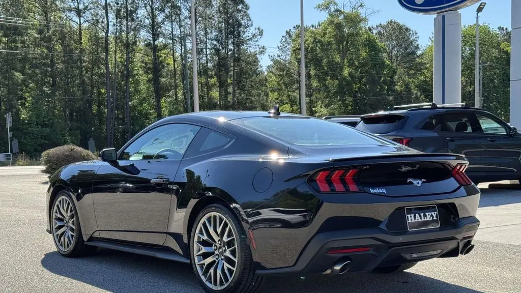 2024 Ford Mustang EcoBoost