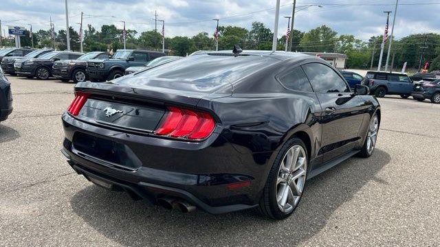 2022 Ford Mustang EcoBoost
