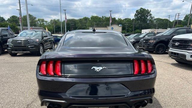 2022 Ford Mustang EcoBoost