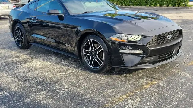 2022 Ford Mustang EcoBoost