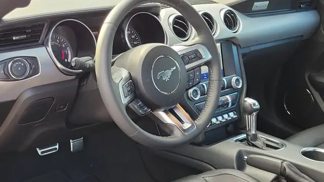 2022 Ford Mustang EcoBoost