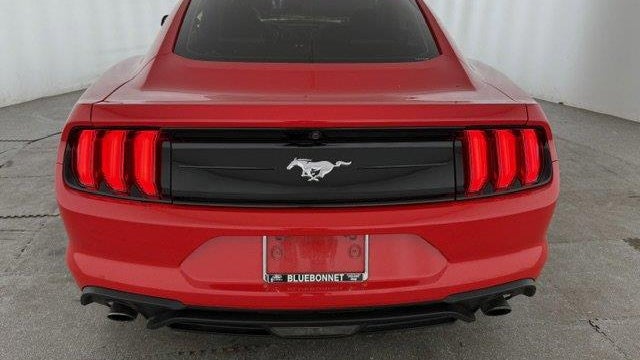 2022 Ford Mustang EcoBoost
