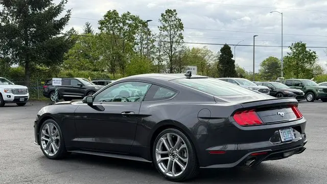 2022 Ford Mustang EcoBoost