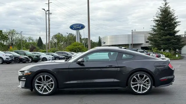 2022 Ford Mustang EcoBoost