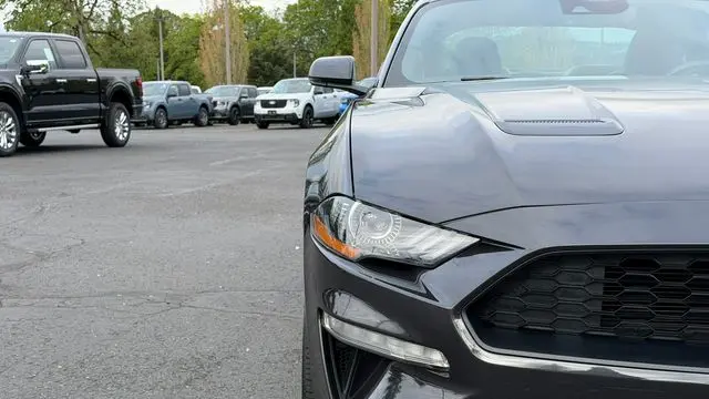 2022 Ford Mustang EcoBoost