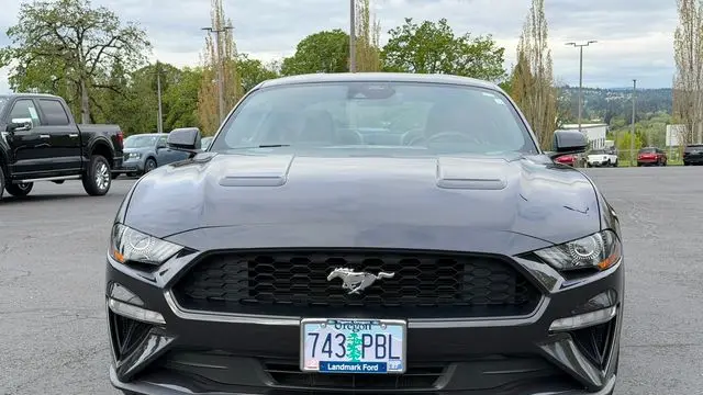 2022 Ford Mustang EcoBoost