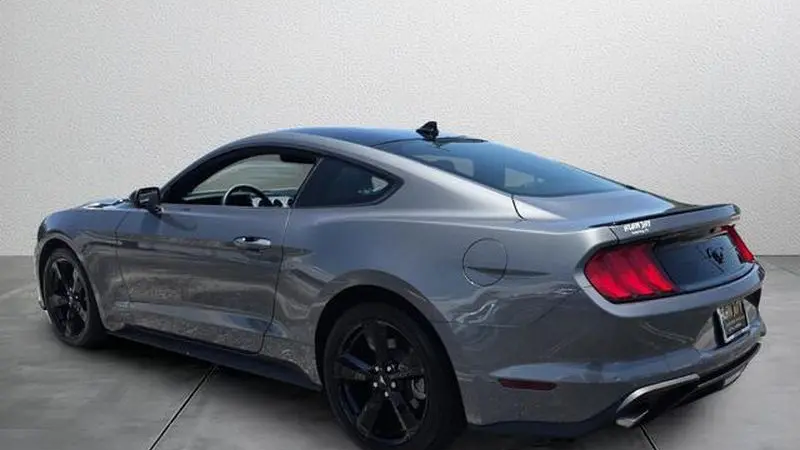 2022 Ford Mustang EcoBoost