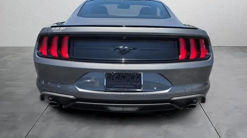 2022 Ford Mustang EcoBoost