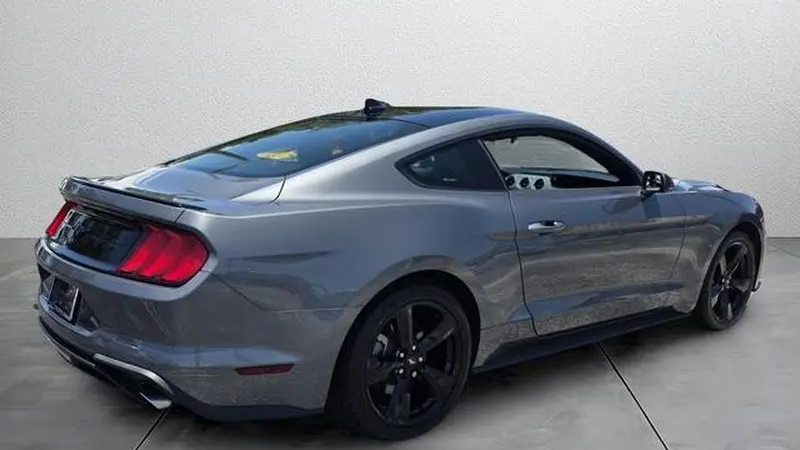 2022 Ford Mustang EcoBoost