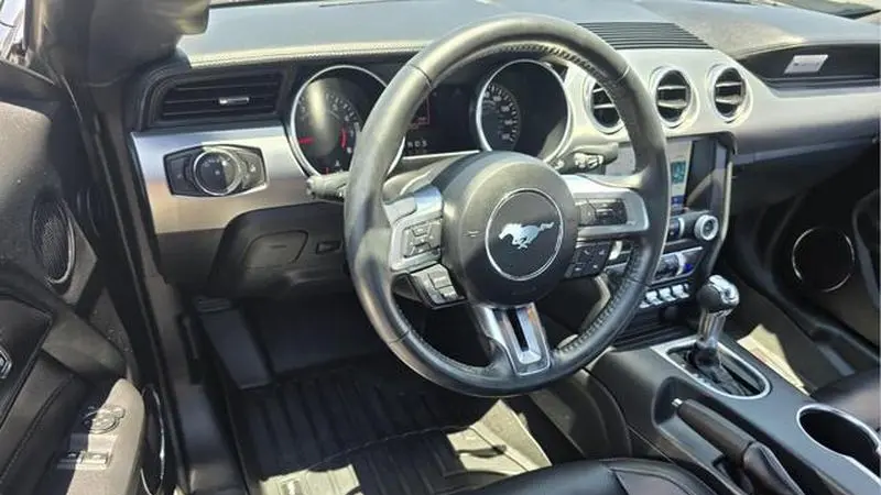 2022 Ford Mustang EcoBoost