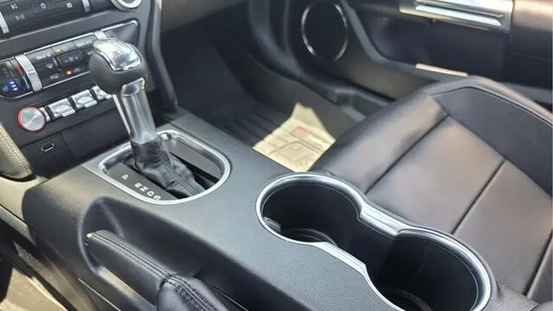 2022 Ford Mustang EcoBoost